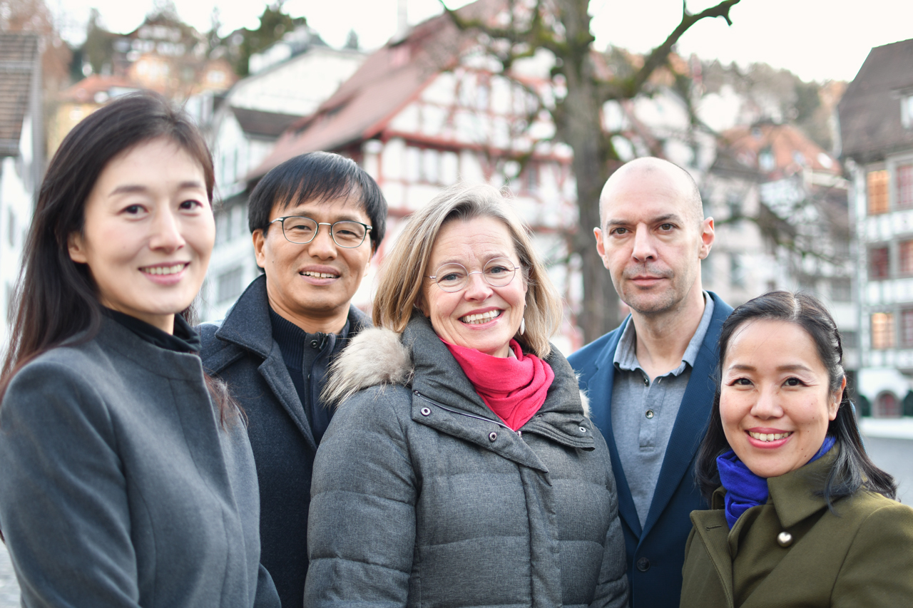 Hiroko Haag, Sopran; Terhi Kaarina Lampi, Mezzosopran; Marc Haag, Tenor; Jeong Soo Lee, Bass; Begleitung am Flügel: Dr. Immin Chung Poser